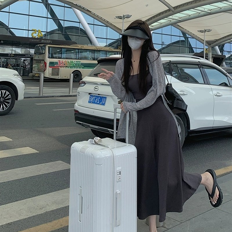 褶皱吊带辣妈连衣裙夏季新款修身显瘦气质长裙子开衫孕妇装两件套