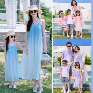 高级感亲子装2025新款夏季一家四口海边旅游度假拍照母女装吊带裙