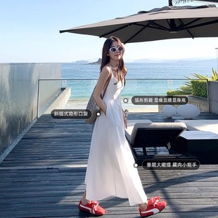 初恋春装 显瘦温柔法式 小白长裙 20u25新款 白色吊带连衣裙子女夏季