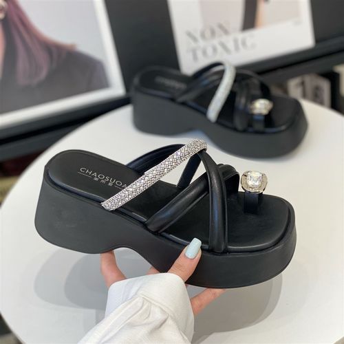 厚底增高套趾凉拖鞋女夏外s穿2025新款仙女风配裙子沙滩夹趾人字