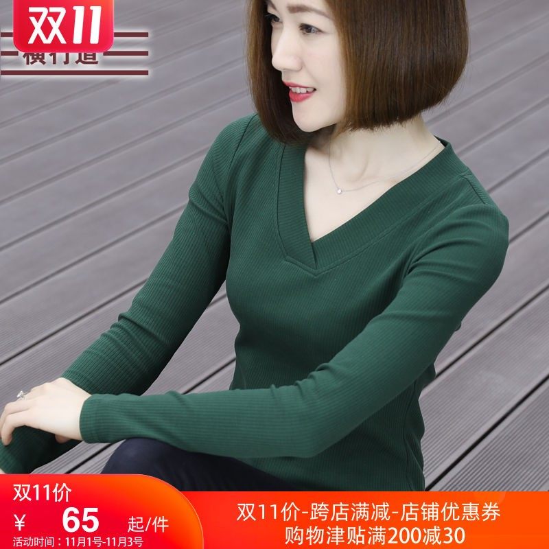 2021秋装新款V领上衣外穿纯棉妈妈长袖t恤女士大码修身黑色打底衫