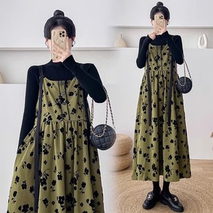 2023新款孕妇装秋冬装套装秋装碎花吊K带裙+毛衣两件式洋装长裙