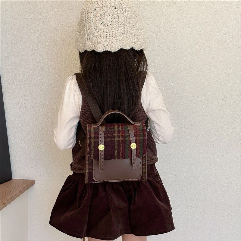 复古学院风幼儿园背包新款可爱男童洋气小女孩书包宝宝外出双肩包