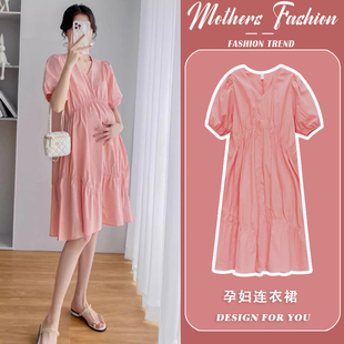 孕妇连衣裙夏2025新款V领短袖宽松显瘦休闲褶皱薄款小个子中长款