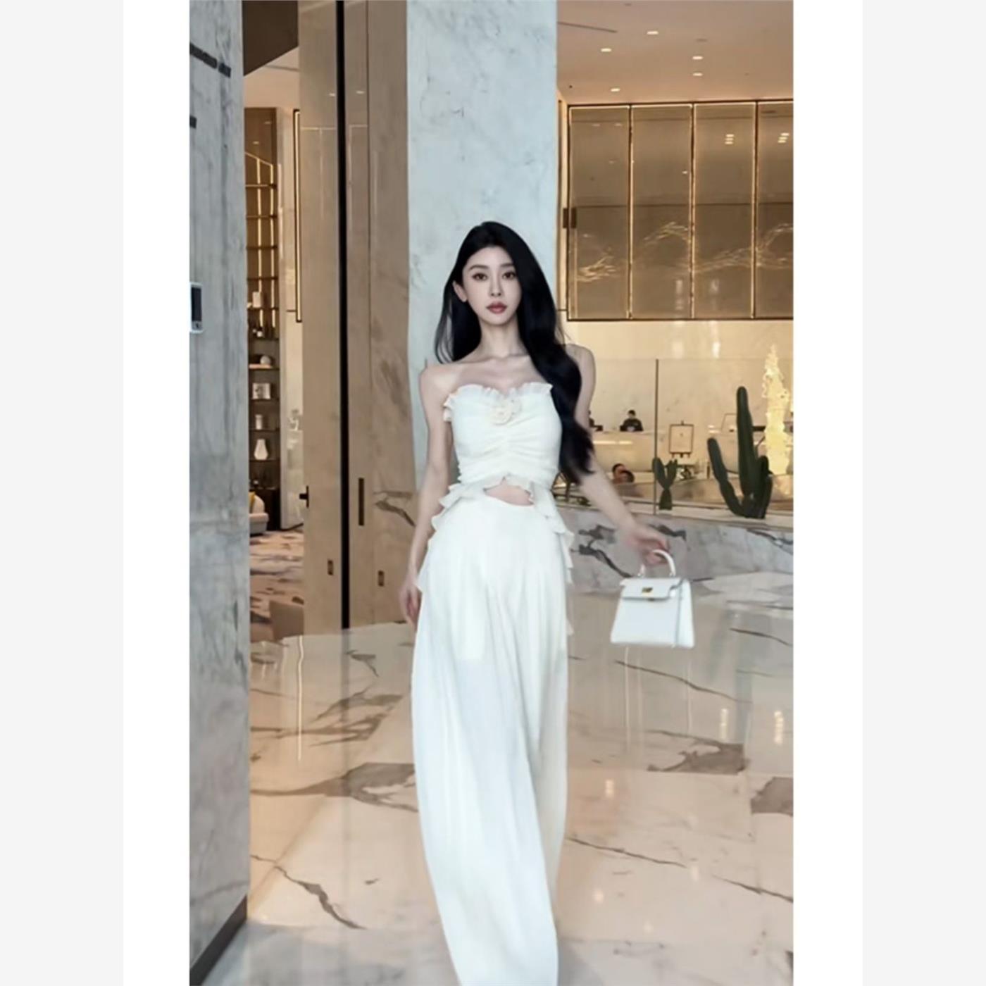纯欲风温柔仙气绝美套装女性感无袖抹胸阔腿裤两件套2025春夏新款