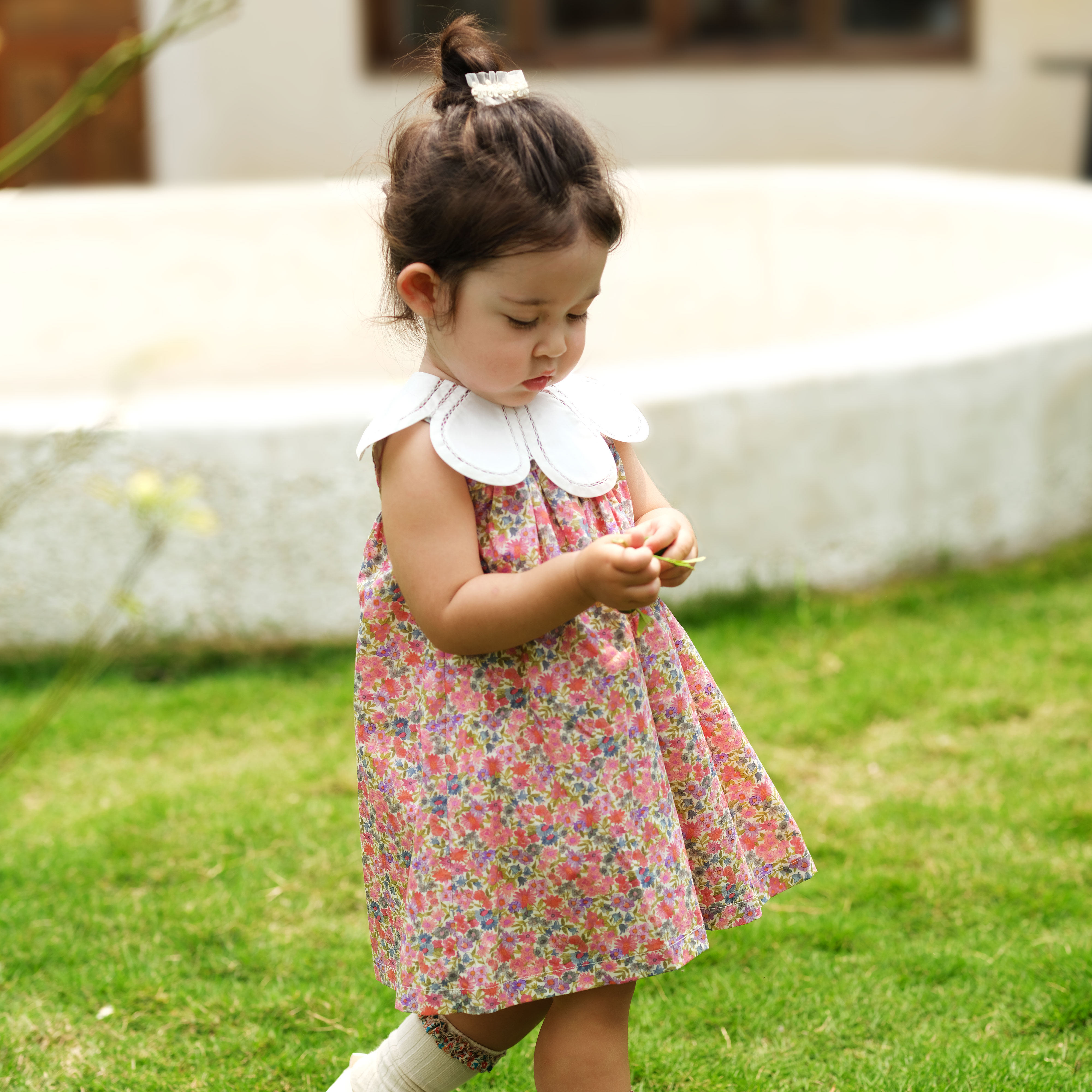 法式女童碎花连衣裙夏季纯棉公主裙花瓣领无袖背心裙新款度假童装