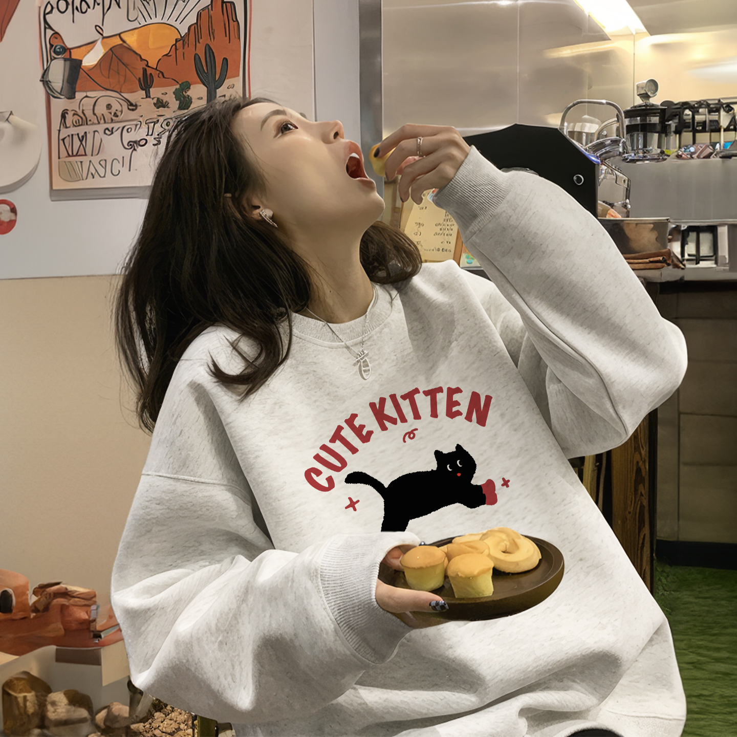 白灰色圆领卫衣女2025新款秋冬长袖宽松无帽加绒加厚显瘦保暖上衣