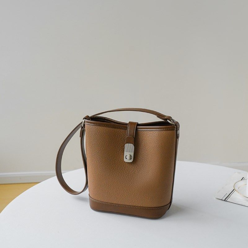 小众设计包包女20l24新款高级感精致撞色水桶包通勤百搭手提单肩,箱包皮具/热销女包/男包,水桶包,淘宝优惠券,粉丝福利购,淘宝优惠卷