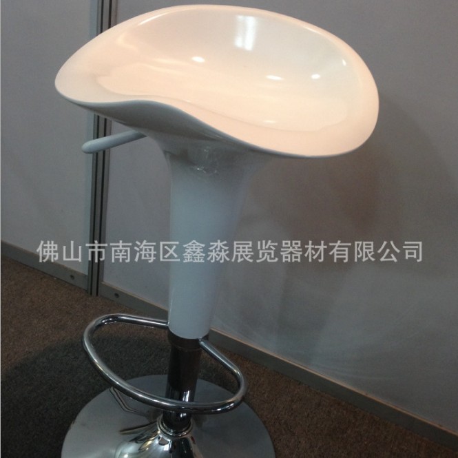 展台吧椅白色吧台椅会展专用吧椅塑料底盘酒吧饮料吧台调节椅