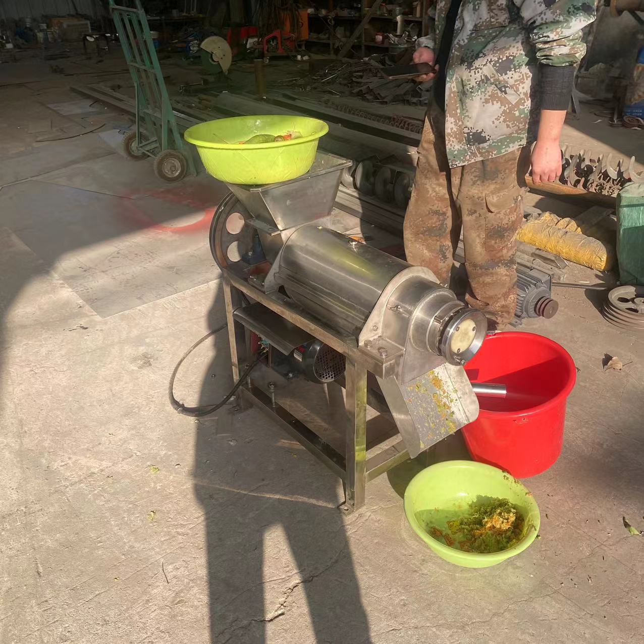 生姜大蒜果蔬螺旋榨汁机 小型破碎榨汁机 生产电动破碎榨汁机