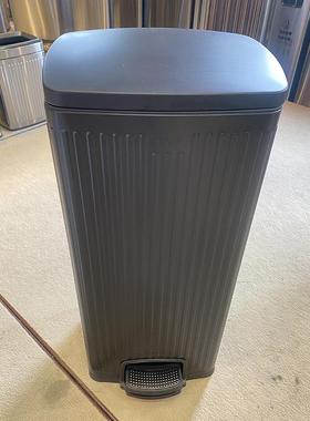 GNF竖纹欧式30L商用垃圾桶创意不锈钢脚踏桶客厅大号30升塑料内桶