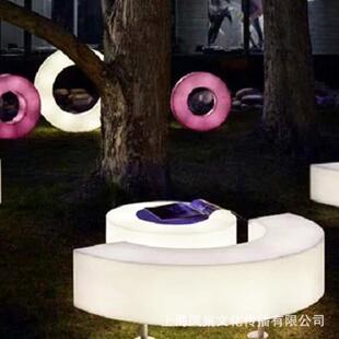 透明树脂玻璃钢座椅商场美陈坐凳等候休闲椅字母凳创意户外休息凳