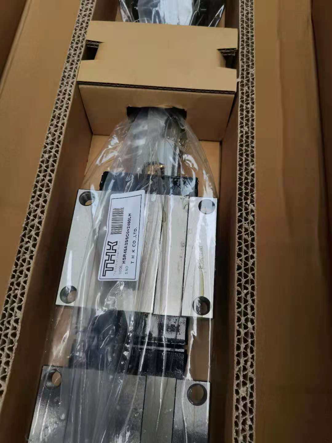 THK交叉导轨VR6-250X17Z,VR6-300X20Z,VR6-350X24Z
