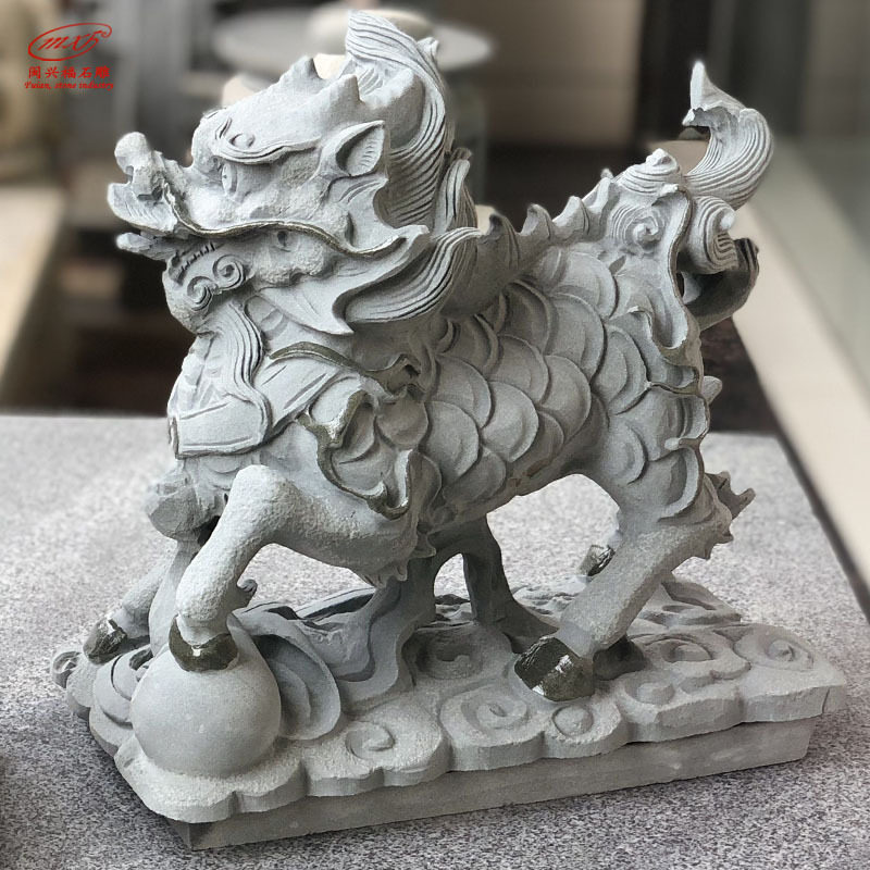 福建石雕厂家小型青石麒麟貔貅神兽庭院银行园林景观摆件