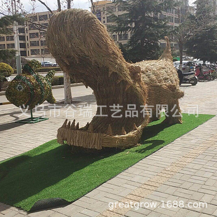 厂家直销 大型室外稻草工艺品 户外稻草摆件各种造型 专业销售