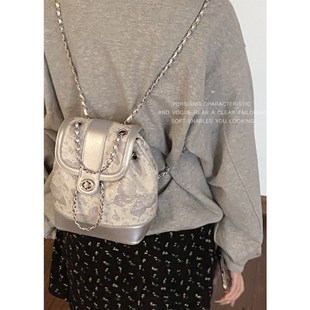 银色双肩包包女士2024新款时B尚链条背包百搭单肩水桶包旅行包
