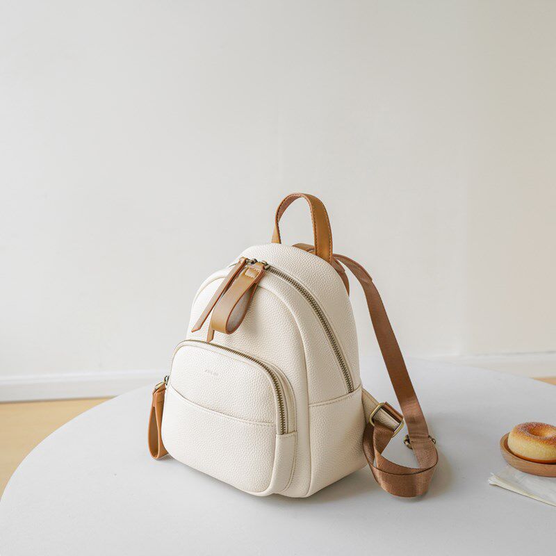 双肩包女20e24新款时尚外出旅行轻便背包软皮大容量休闲出游小包