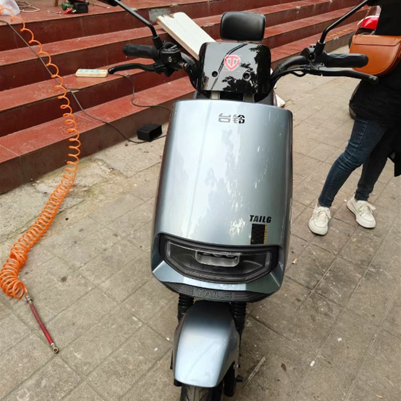 台铃优鹏优跑版电动车外壳配件前围面板大灯内箱前泥板脚踏板大全