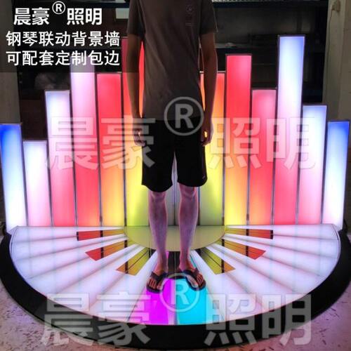 钢琴感应地砖灯联动背景墙公园竖琴流光柱户外地面地板脚踩钢琴键