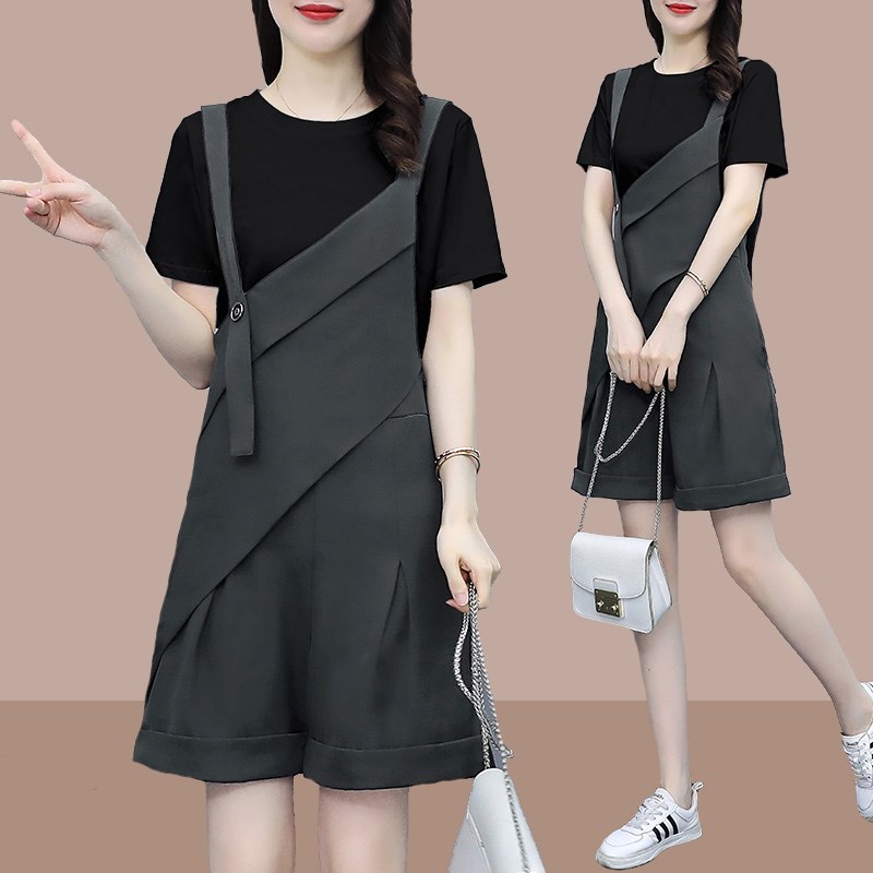 大码女装2024夏季新款胖妹妹时尚洋气减龄显瘦遮肉背带短裤两件套