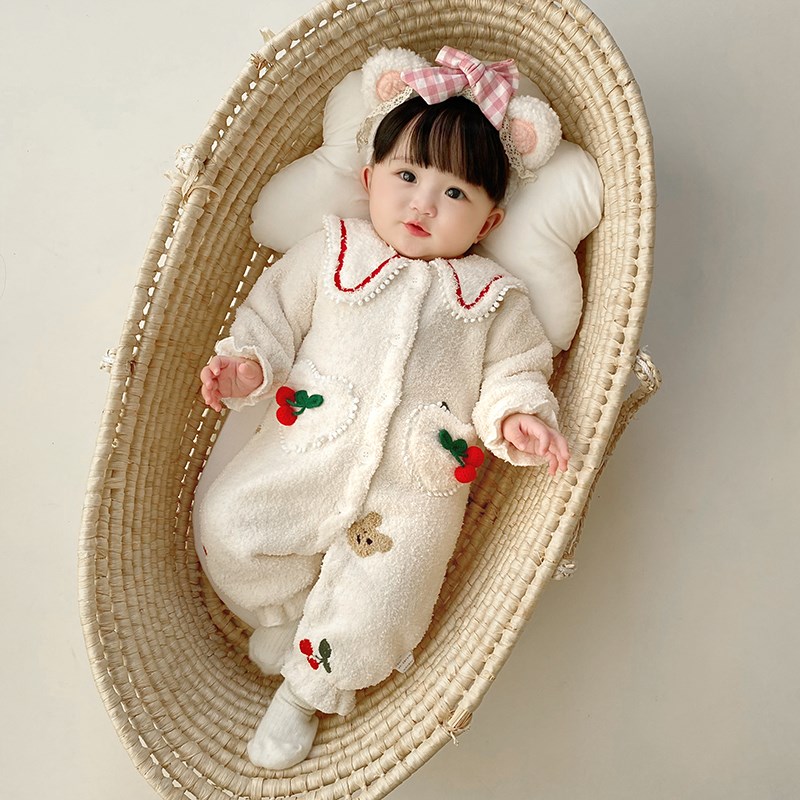 婴儿秋冬装新生儿衣服满月百天女宝宝毛绒连体衣加厚保暖哈衣爬服