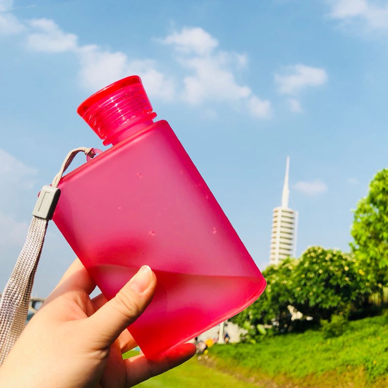网红旅行杯子小巧便携出行扁平水杯磨砂男女学生夏天户外运动水壶