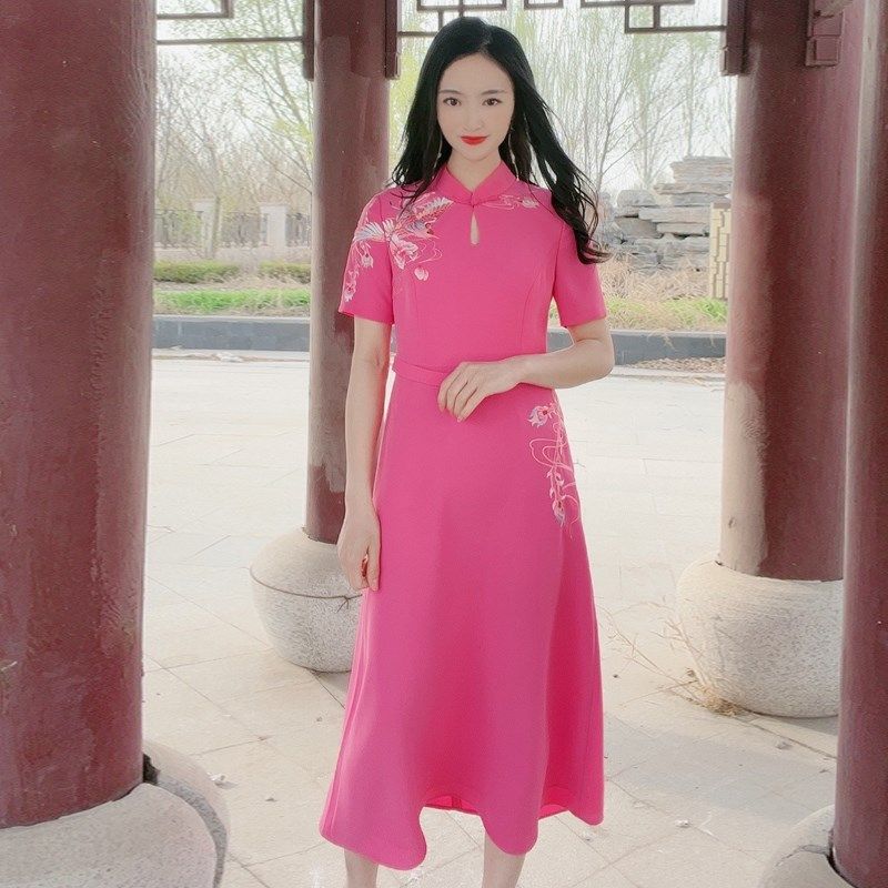 国风纯色女士精致刺绣花女士优雅气质修身腰带中式甜美旗袍连衣裙