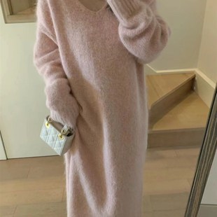 加厚针织长裙 软糯少女粉秋冬宽k松慵懒风显瘦毛衣裙女2023V领长款