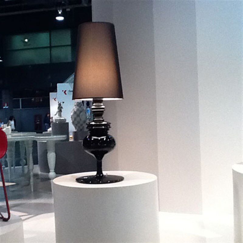 西班牙卫士台灯黑色创意风卧室床头灯设计师客厅书房台灯