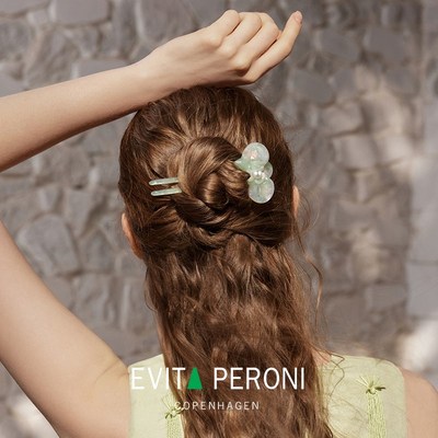 丹麦Evita Peroni/依慧达2025新款花朵发钗U型款盘发簪子仿珍珠女