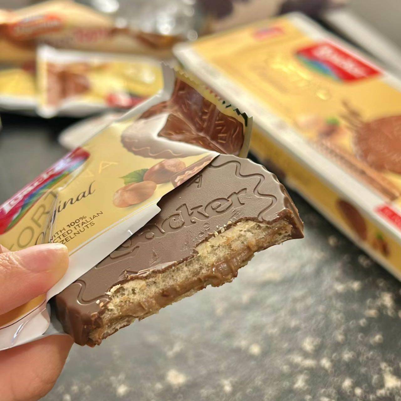 三件包直邮 莱家loacker托提纳威化饼干花生味原味黑巧克力味夹心