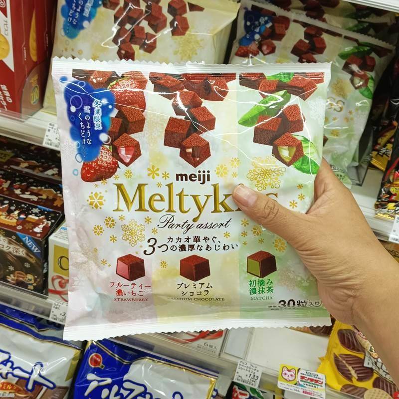 日本本土版进口明治Meiji雪吻巧克力牛奶抹茶草莓混合冬季限定