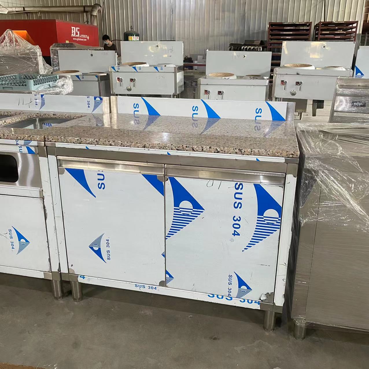 不锈钢工作台可储物商用厨房设备酒店后厨设备