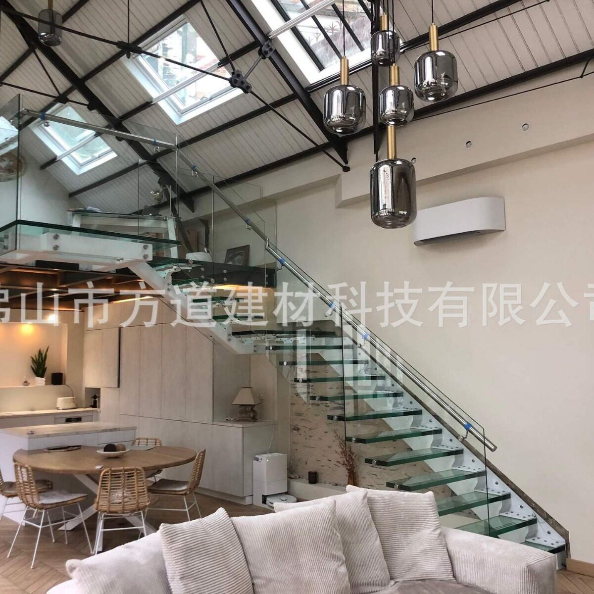 出口法国带LED灯带的钢化夹胶玻璃悬浮楼梯设计工厂极简钢化玻璃
