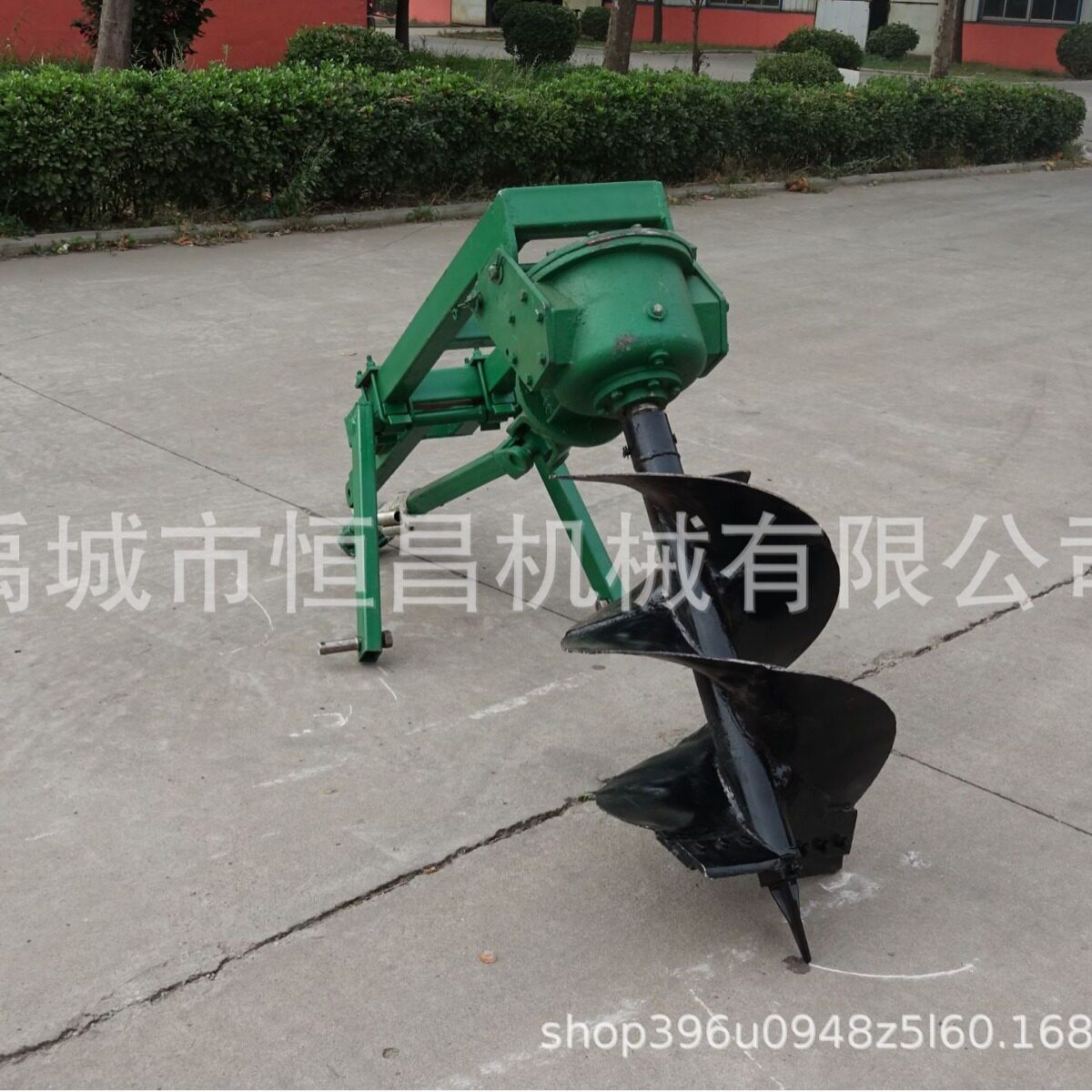四轮后带打坑机树坑打坑机厂家