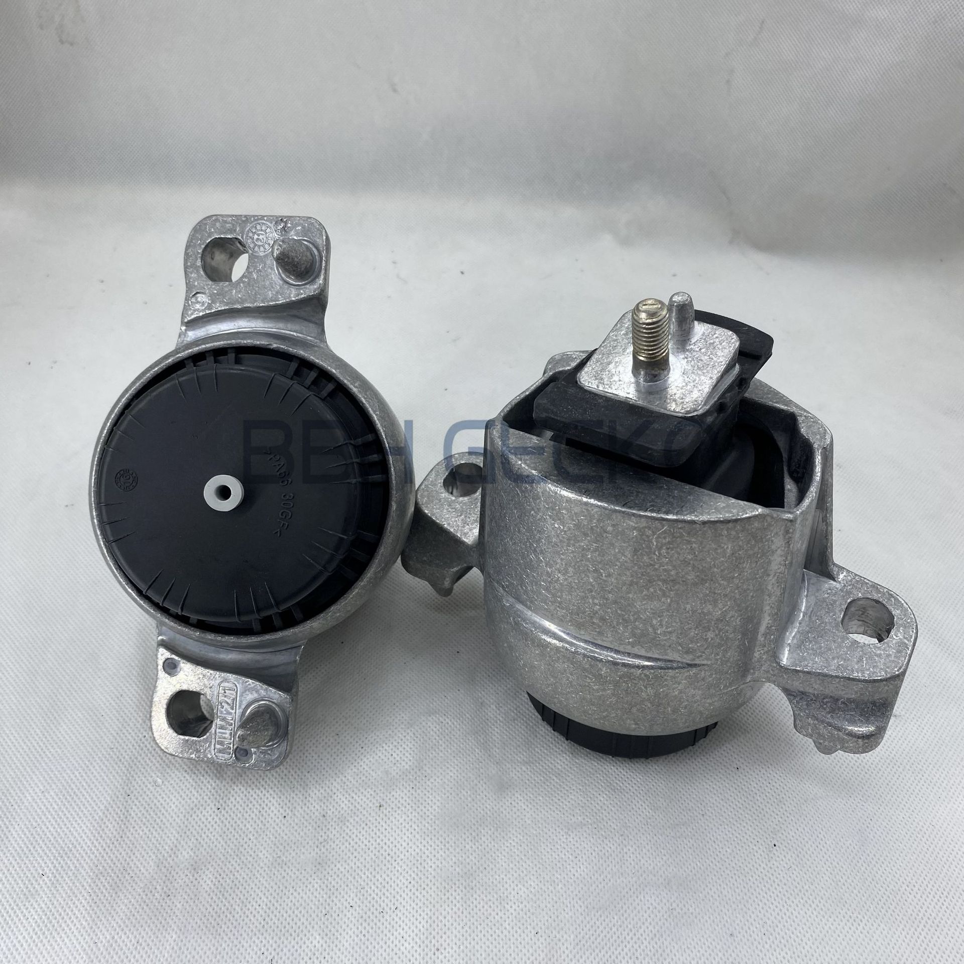 适用于捷豹XF2.0发动机支架垫机脚胶配件T2H8171T2H8171机脚胶