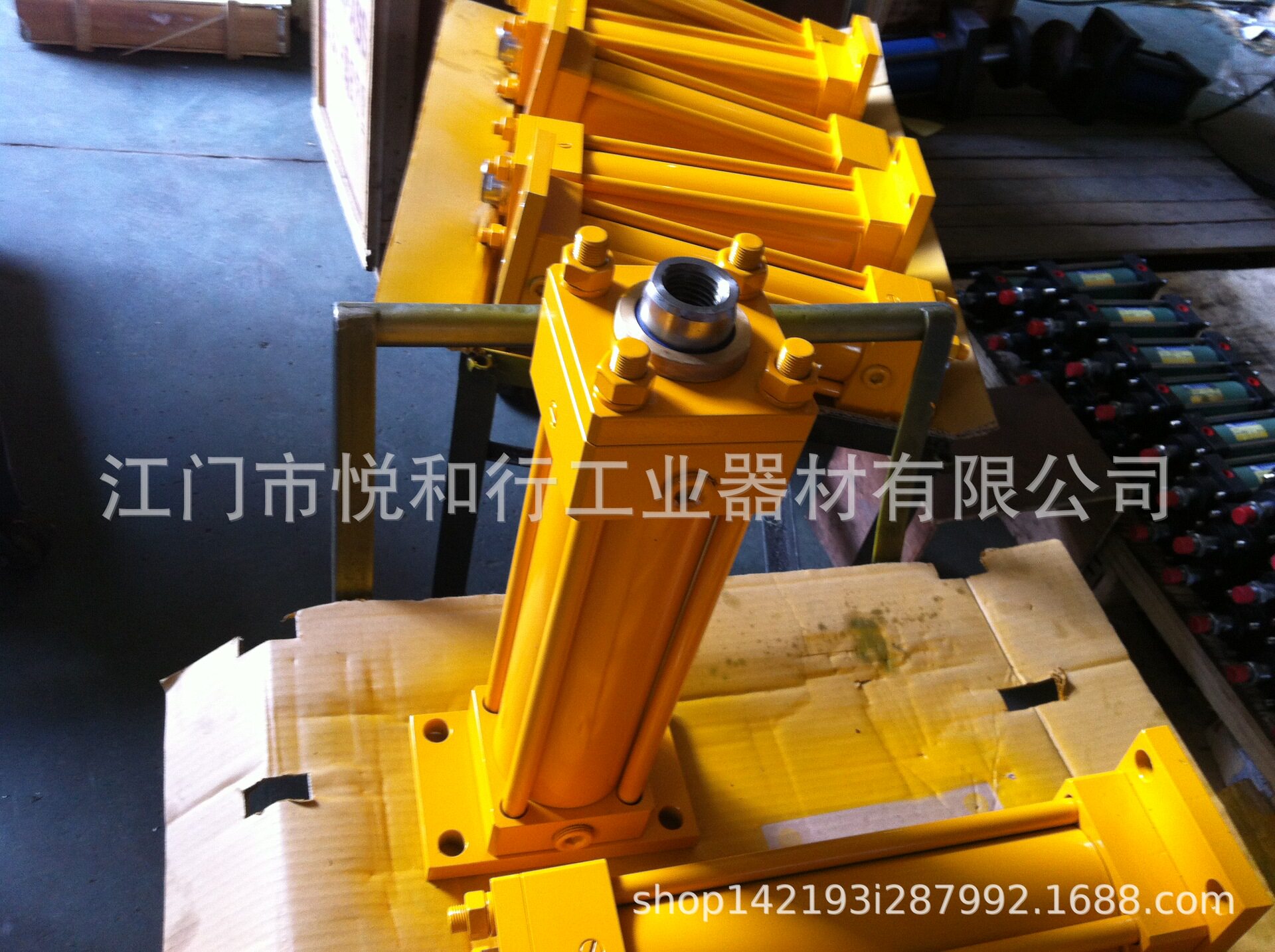 双轴油缸ROD-100*500ST-FA-A100(山东,济南,荷泽,曹县,青岛,胶州
