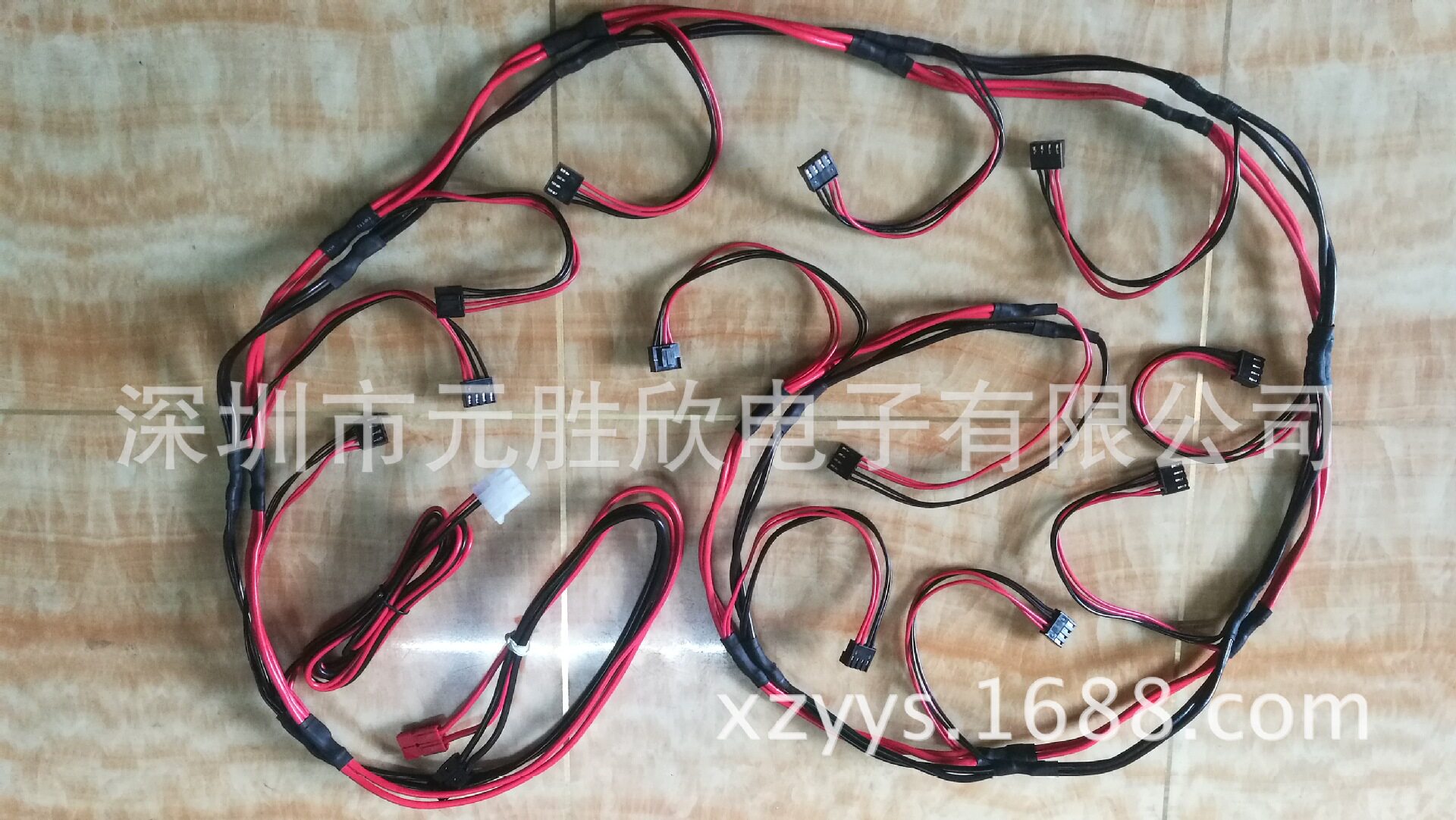 1拖12模组5V电源线 LED1拖12模组5V电源线 一拖十二模组5V电源线图片