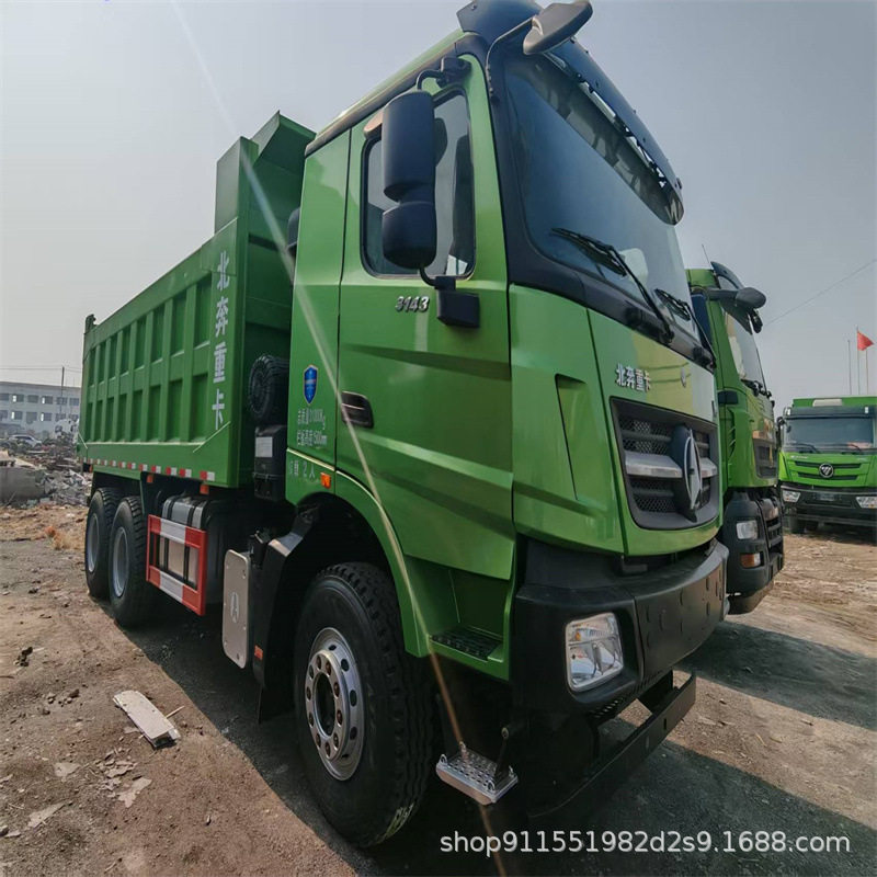 豪沃前四后八自卸车6x4