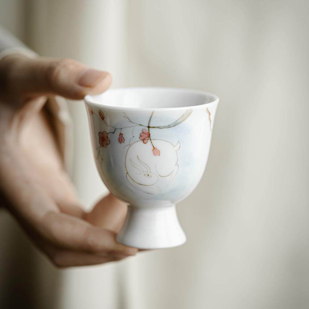 甜白泥手绘玉兔奔月高足主人杯 釉下彩花下月茶杯中秋礼品