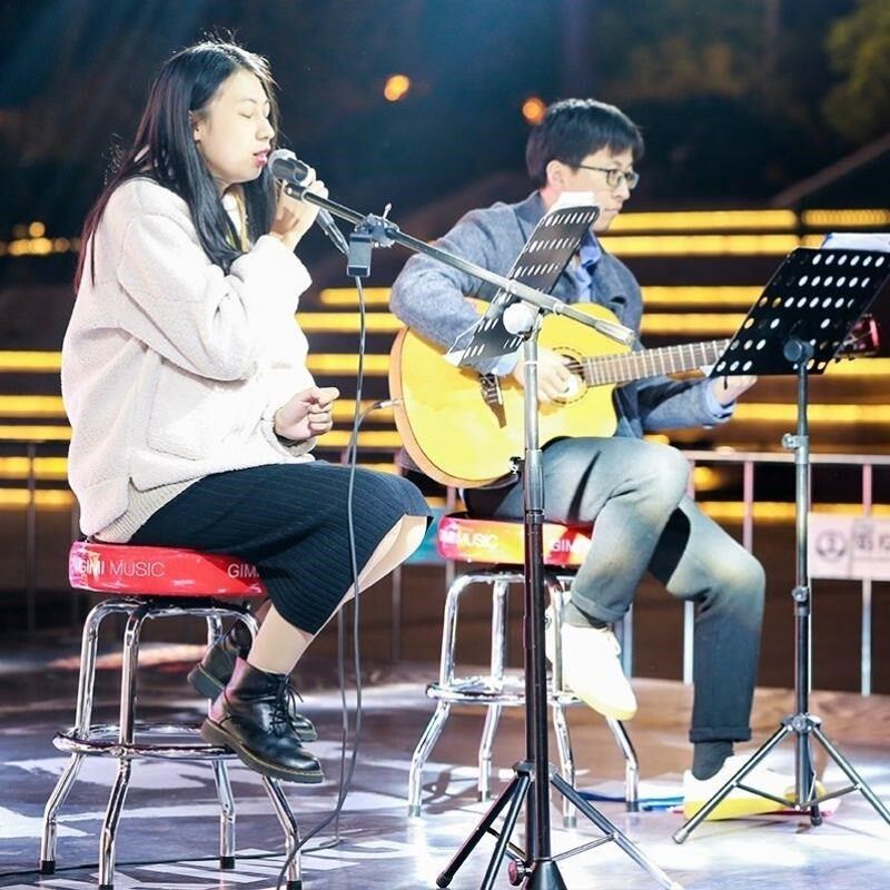 弹吉他专用椅子练琴凳单人脚踩凳乐器演奏腿凳吉他弹唱座椅可旋转