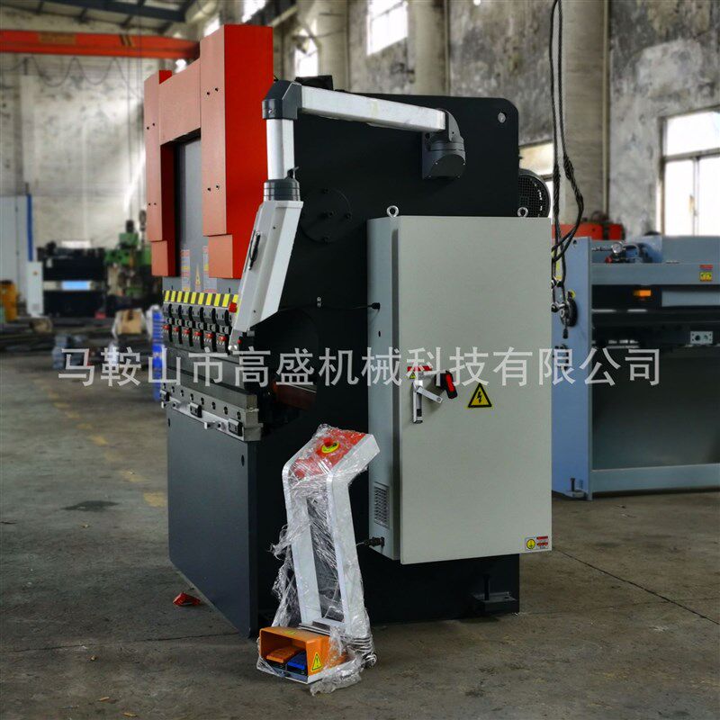 全自动双伺服小型液压折弯机1.6米TP10S钮轴全数控折弯机40吨折板