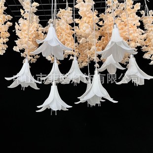 新款婚礼百合花装饰吊灯创意婚庆仿真花道具舞台发光亚克力吊顶灯