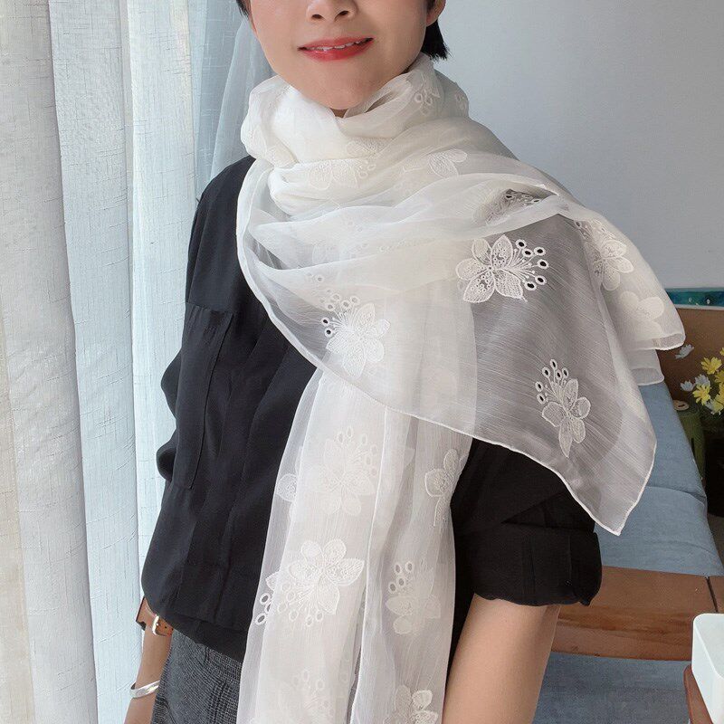 气质刺绣丝巾白色2025女薄款长款防晒长款今年Q新款雪纺好看的丝