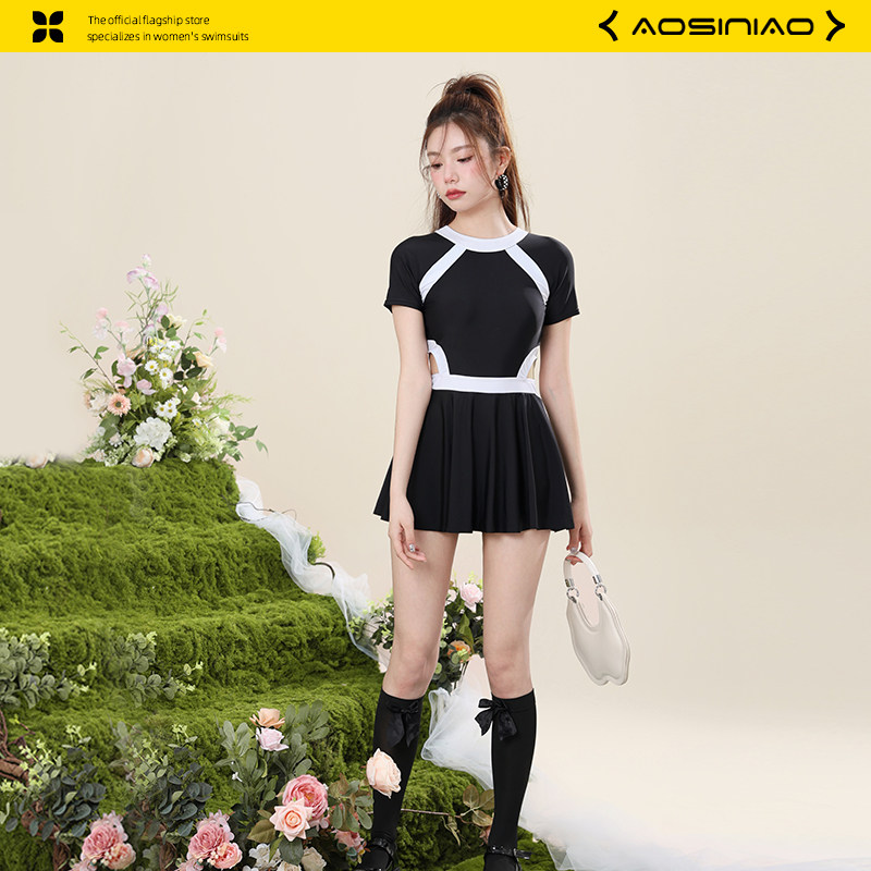连身泳衣女款2024新款时v尚保守遮肚显瘦泡温泉小胸平角裙式泳装