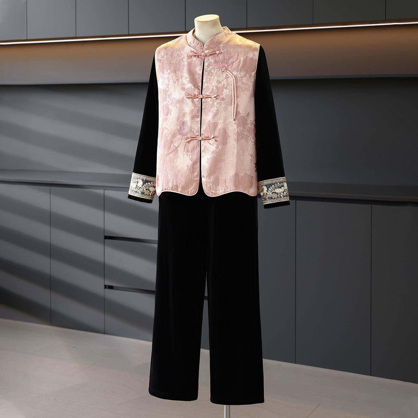 新品2026新款妈妈春秋金丝绒套装中年女印花国风马甲高贵阔太太三