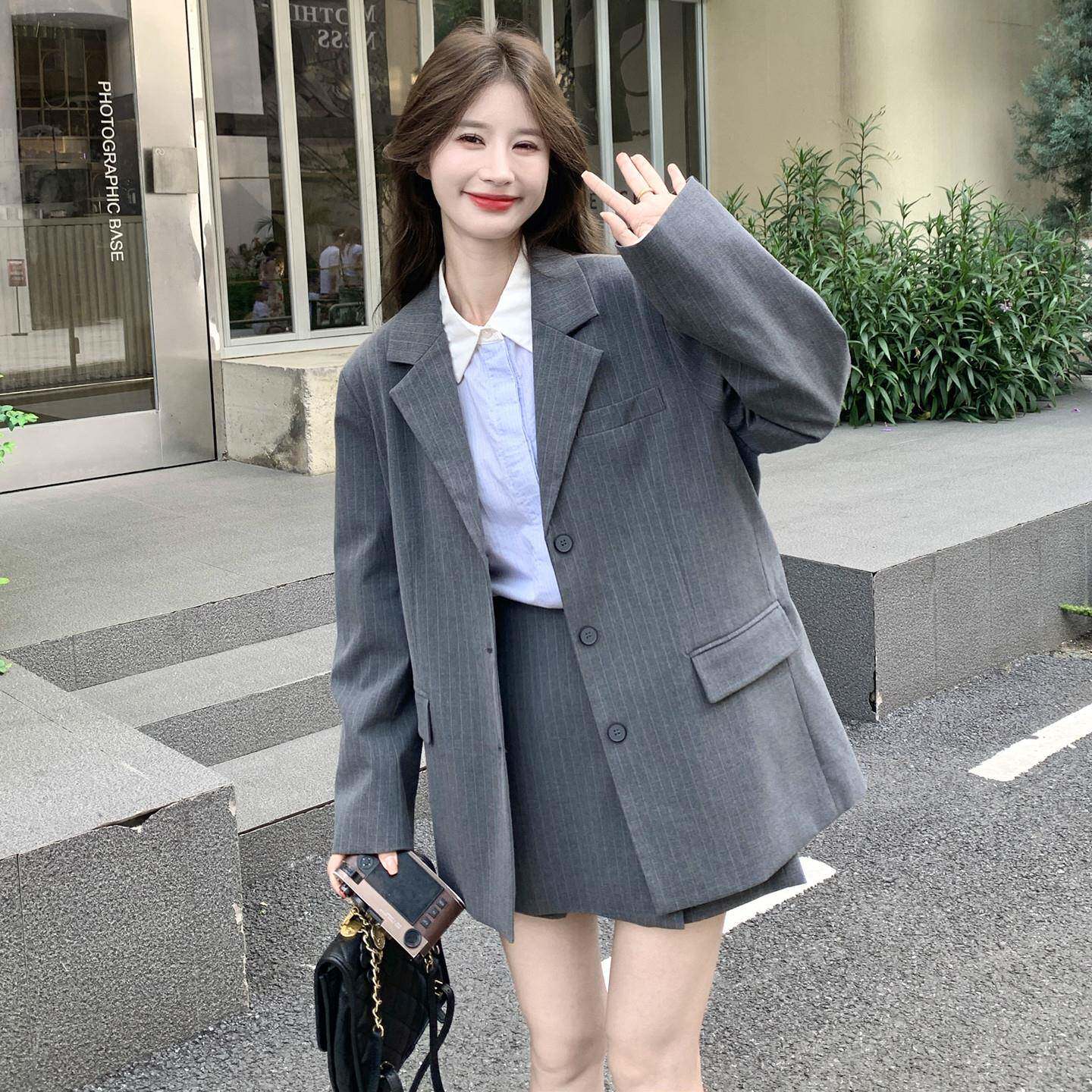 新品灰色温柔穿搭轻奢气质条纹西装套装女秋新款小个子显瘦短裙两
