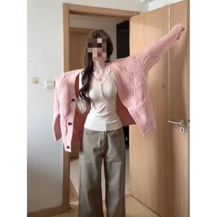新品宽松慵懒风粉色v领毛衣外套女秋冬季韩系设计感软糯加厚针织