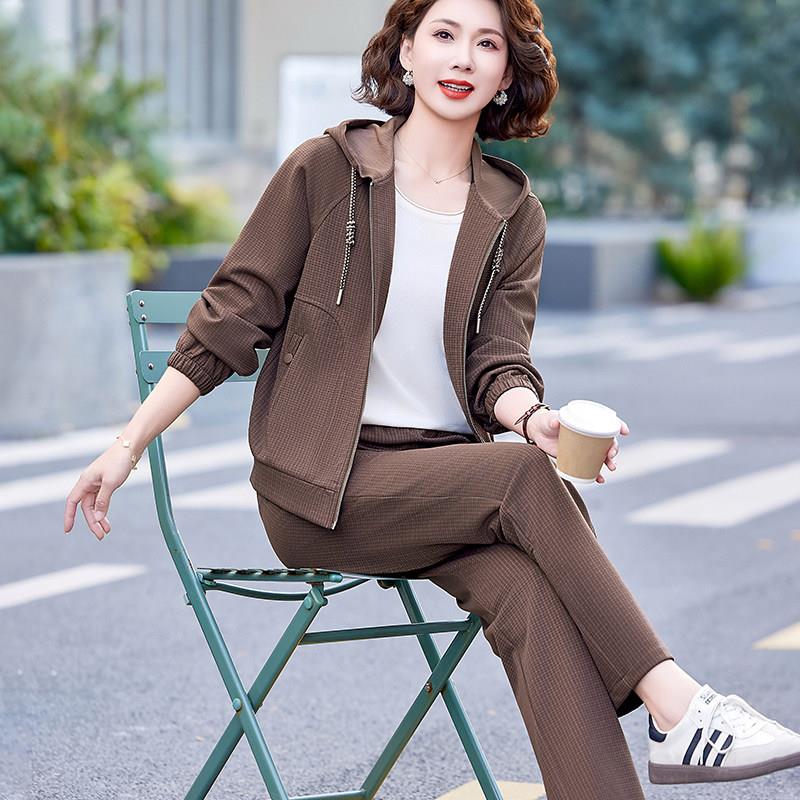 新品妈妈春装运动服套装40岁50新款中老年女春秋薄外套休闲卫衣两
