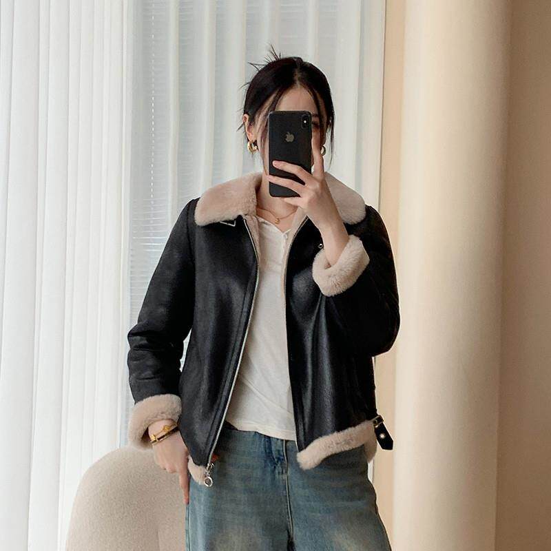 新品复古翻领机车服夹克休闲羊羔毛皮毛一体大衣女短款皮草外套冬